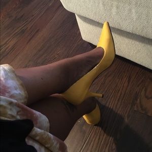 Pointy toe yellow heels